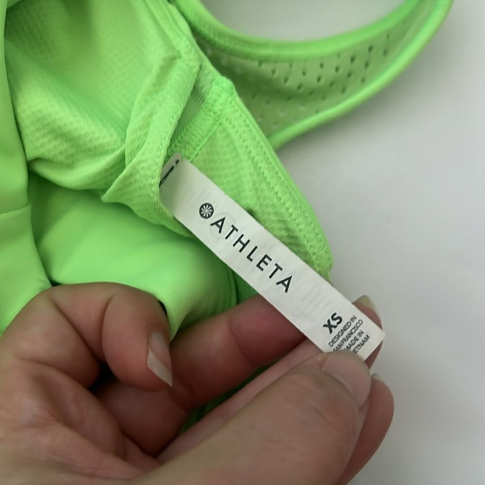 ATHLETA Ultimate Air Sports Bra in Neon Green XS - Picture 4 of 4